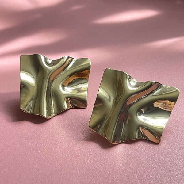 072824_Metal Crinkle Post Earrings by Sunday Girl